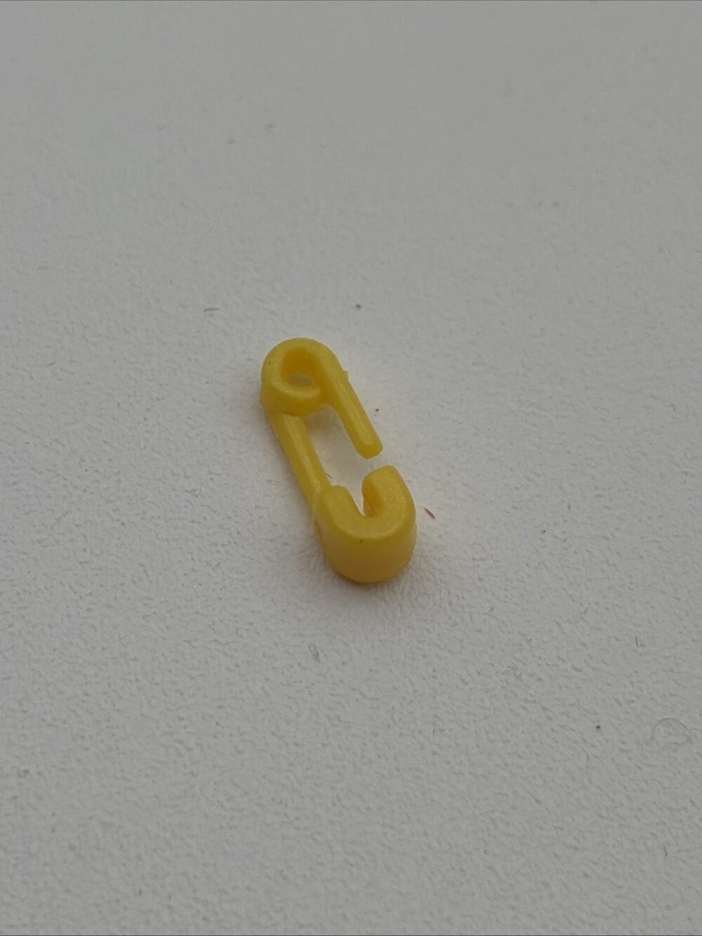 Monster High Sister Pack Howleen Wolf Yellow Safety Pin Earring